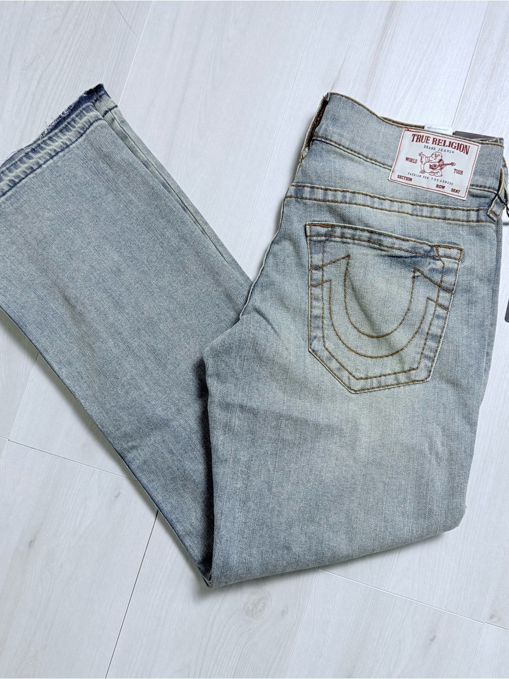 True Religion Bill relaxed bootcut Men’s Light wash Jeans nwt
